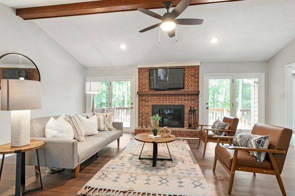 Welche nachhaltigen Baupraktiken setzt de-haus-haus um?